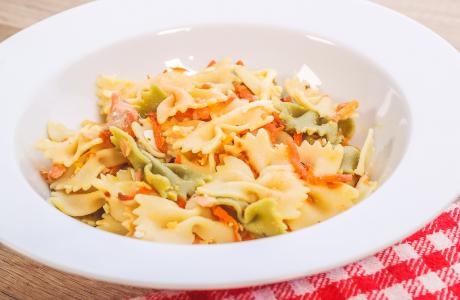 Amanida de pasta amb salmó